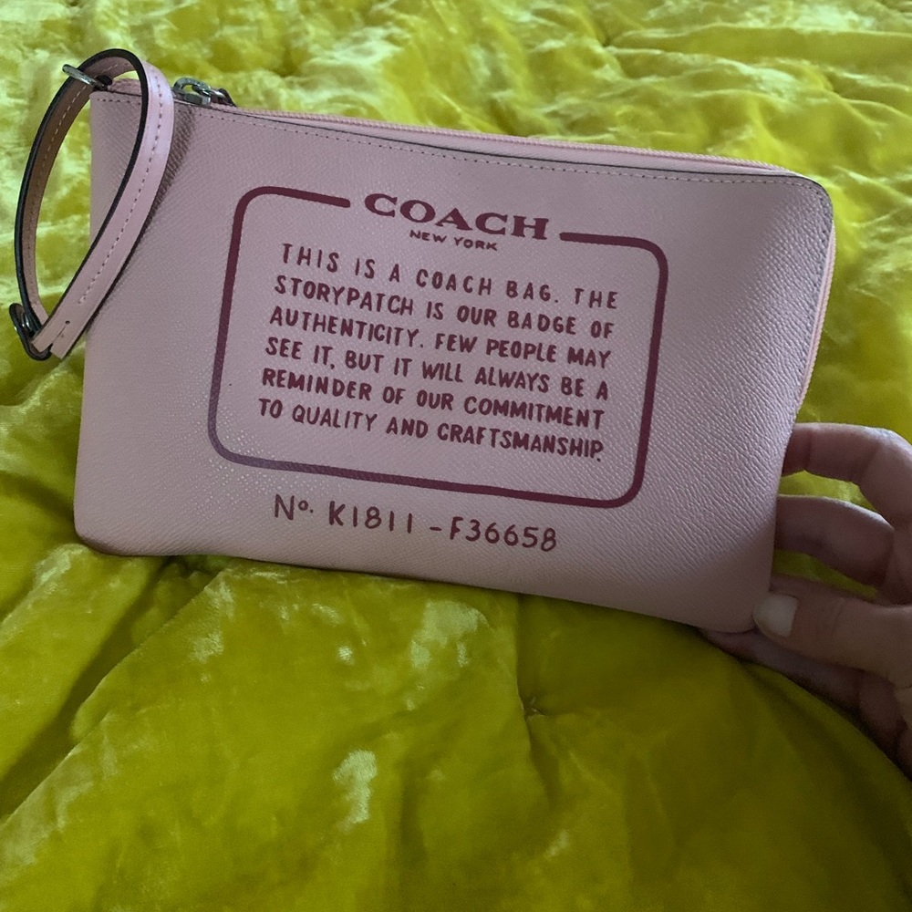 Coach wristlet like new